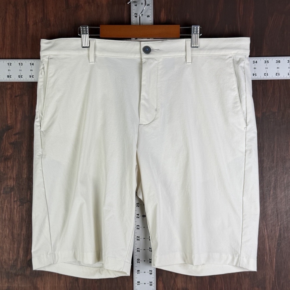 Tommy Bahama Shorts 78% Nylon Woven Stretch Marlin 10" White Men 36 13%‎ Spandex